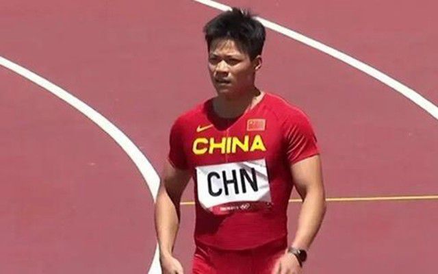 情侣打扑克